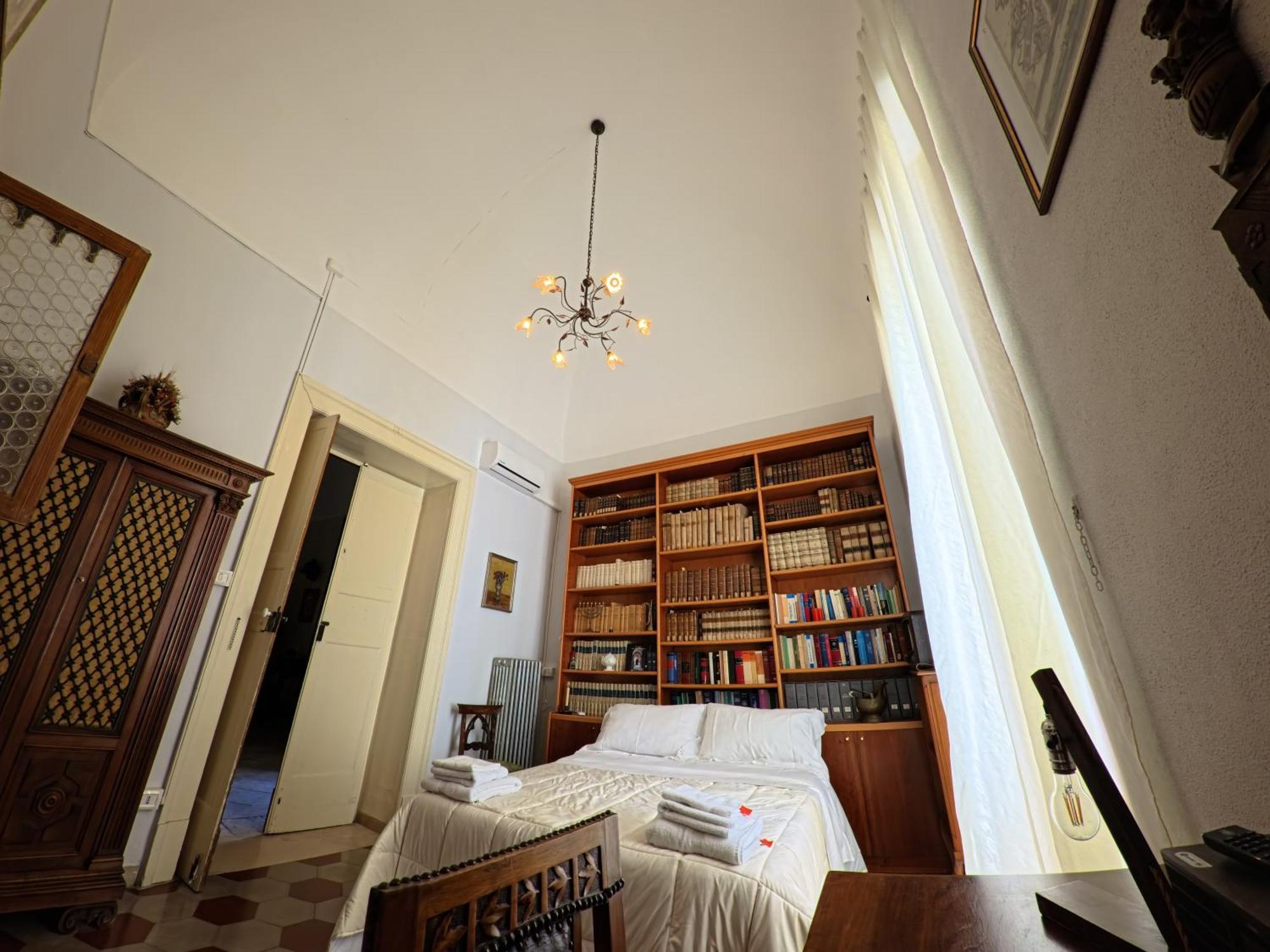 Palazzo Framarino Dei Malatesta - Noble Floor - XIV Century Giovinazzo Exterior foto