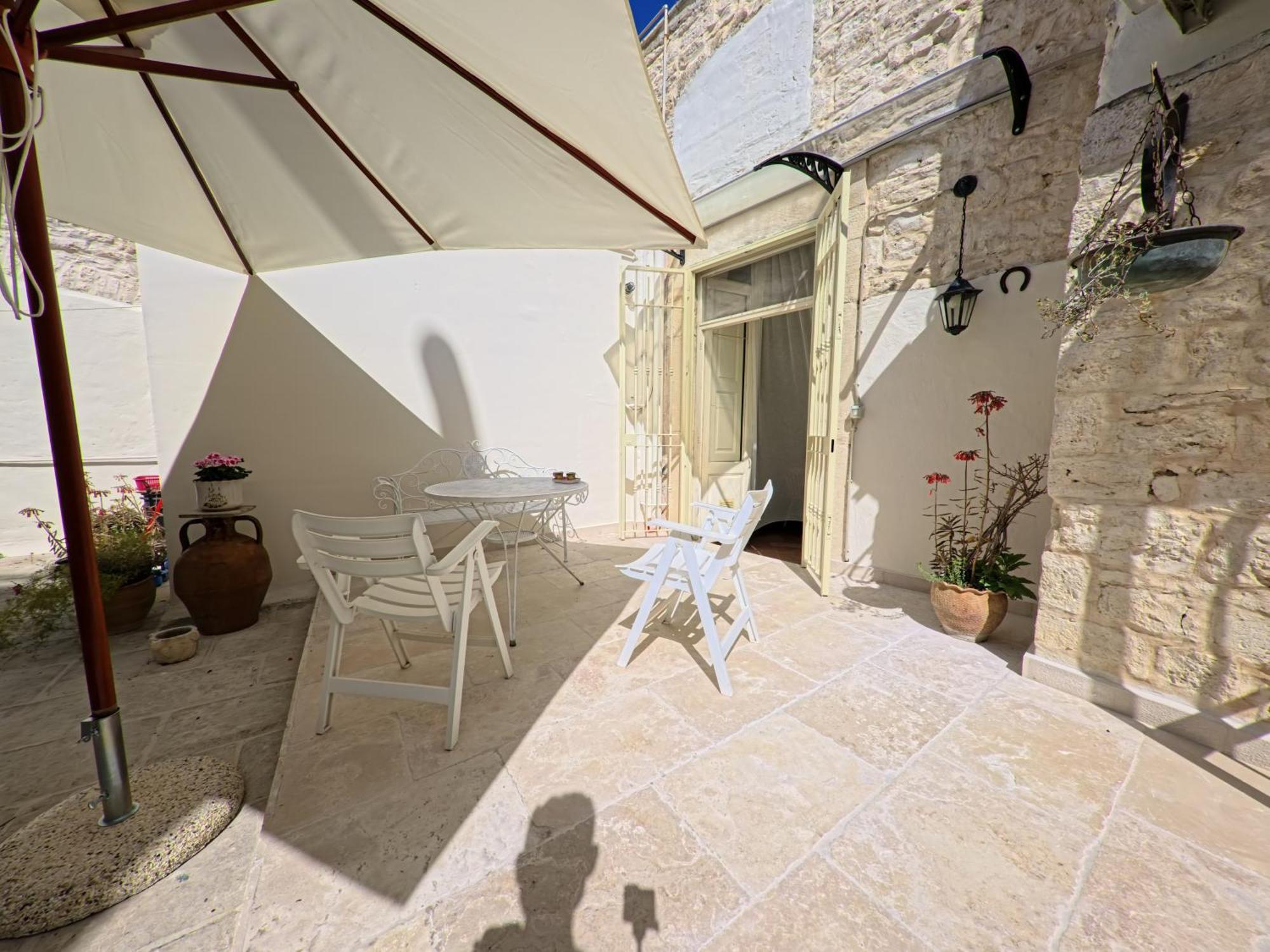 Palazzo Framarino Dei Malatesta - Noble Floor - XIV Century Giovinazzo Exterior foto