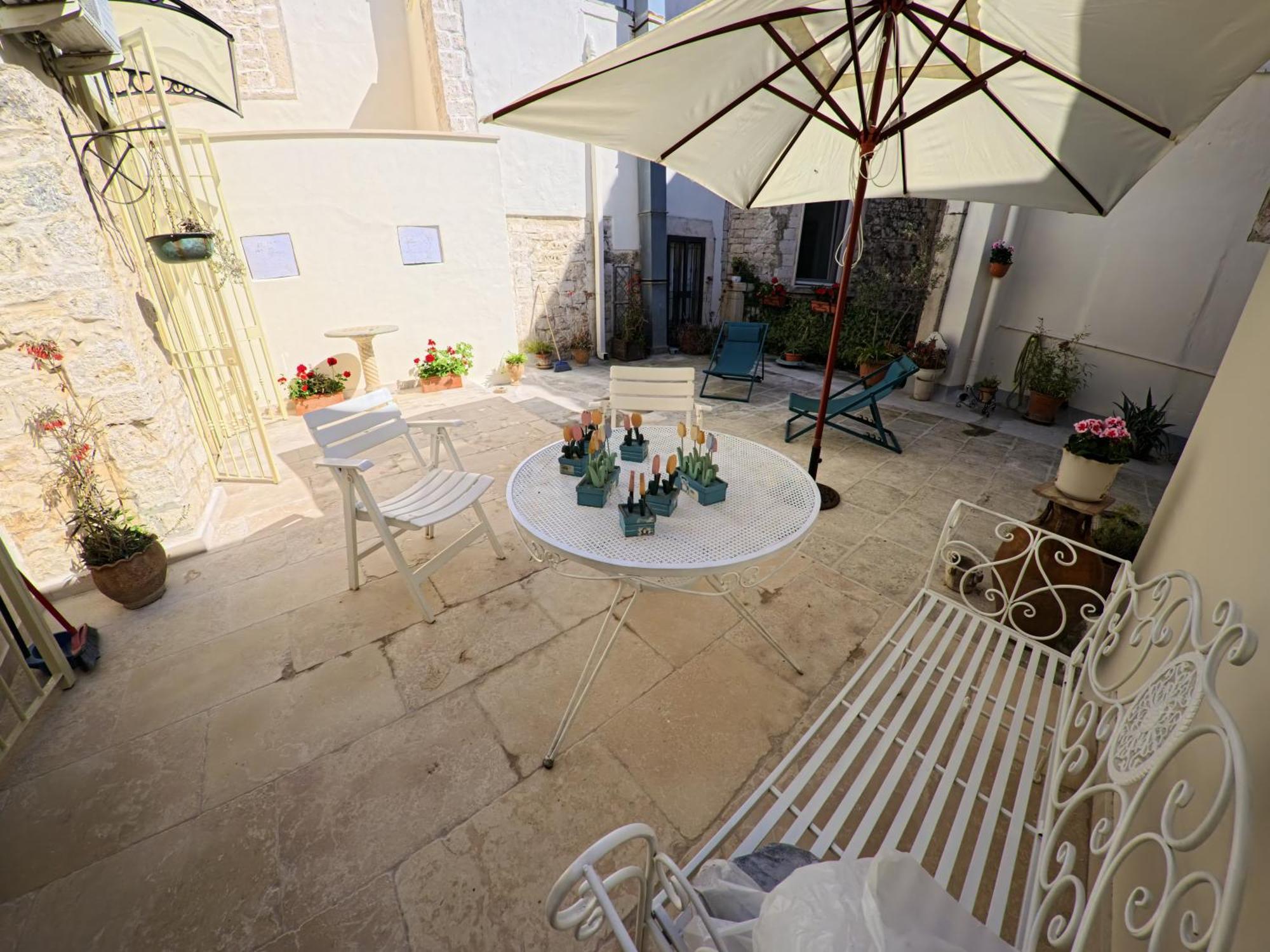 Palazzo Framarino Dei Malatesta - Noble Floor - XIV Century Giovinazzo Exterior foto
