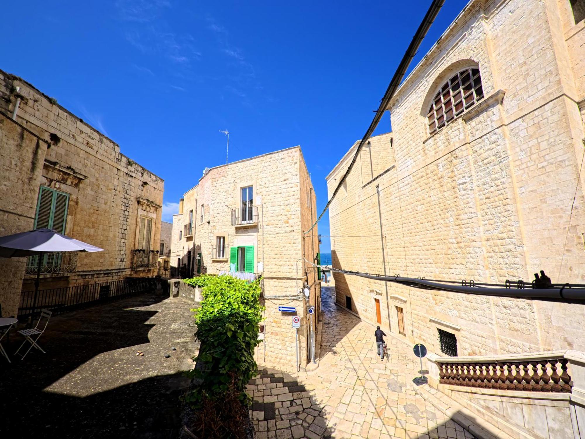 Palazzo Framarino Dei Malatesta - Noble Floor - XIV Century Giovinazzo Exterior foto